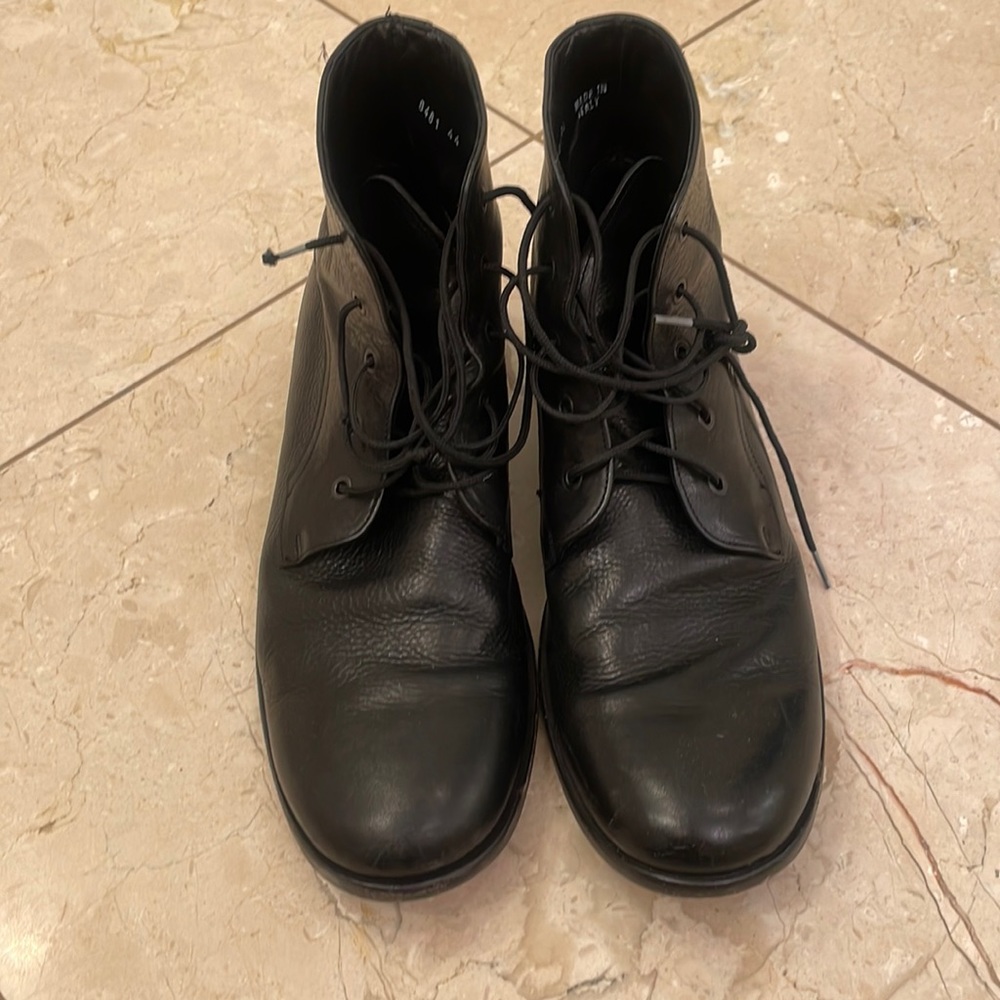 Italian brand, Elia Maurizi Black men’s boots.